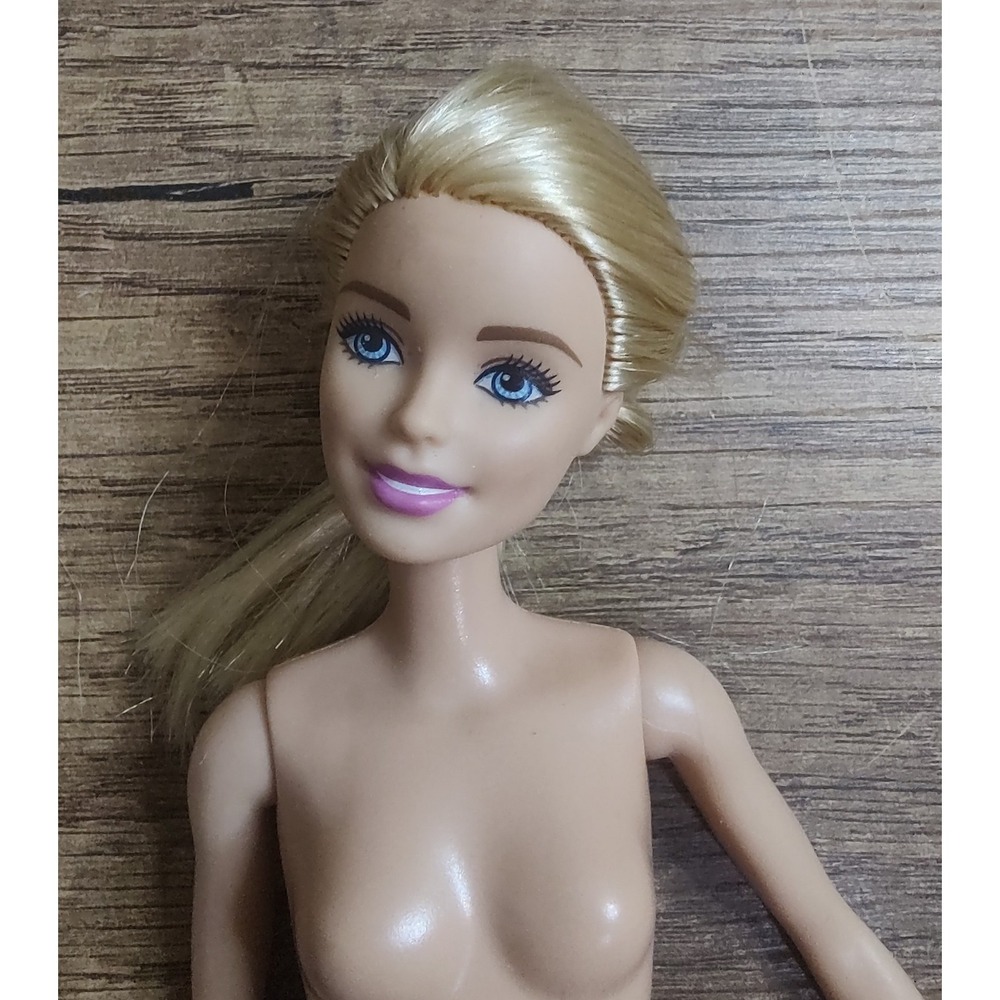 2015 Mattel Barbie Blonde Barbie Doll Legs Articulated Jointed Nude Blue Eyes